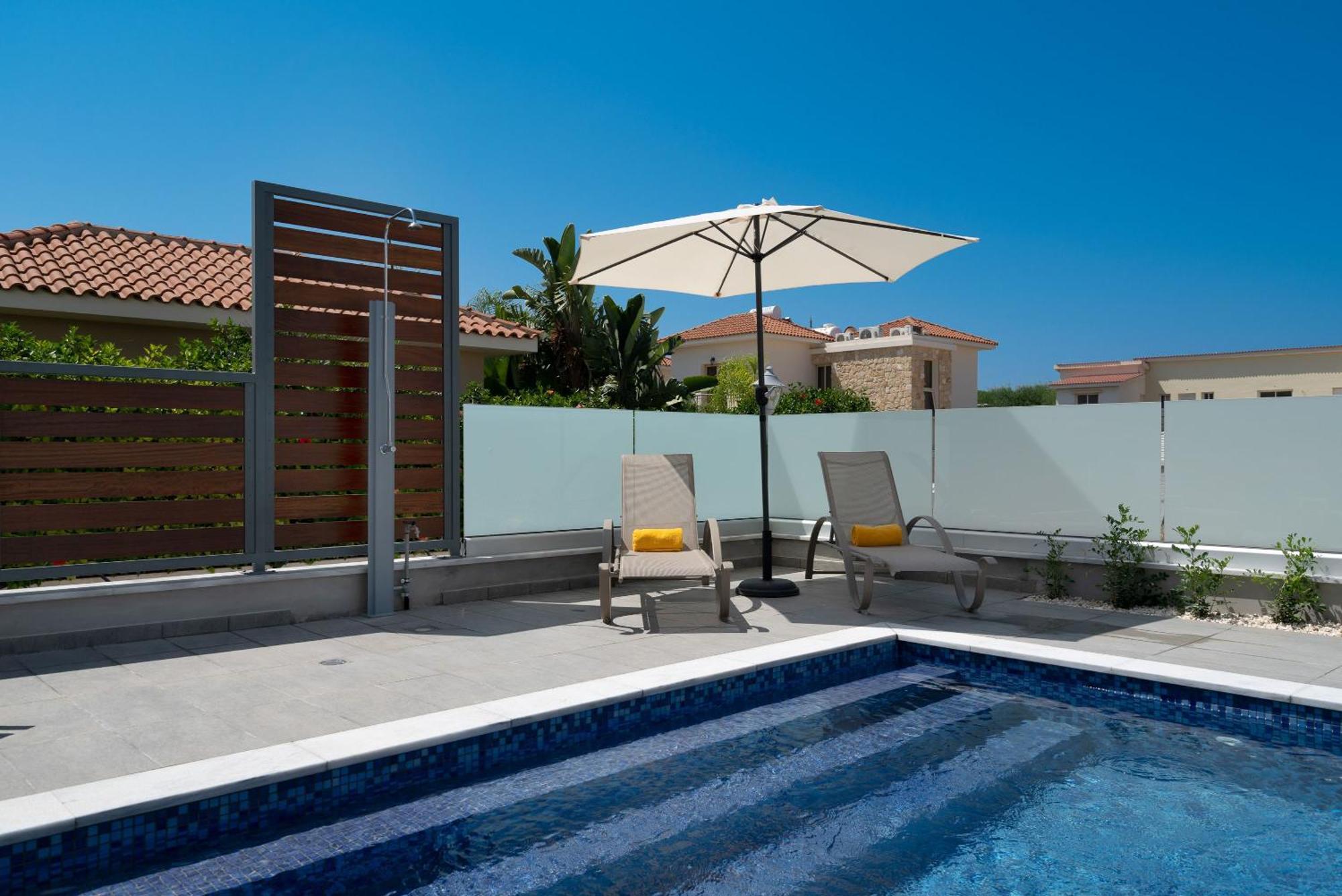 Sea Point Villas Coral Bay Exterior photo